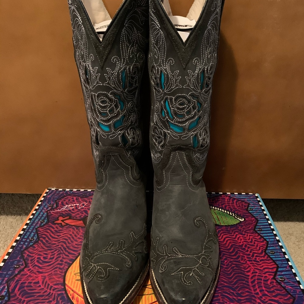 Dusty Rocker Women’s Boots - Picture 3 of 8
